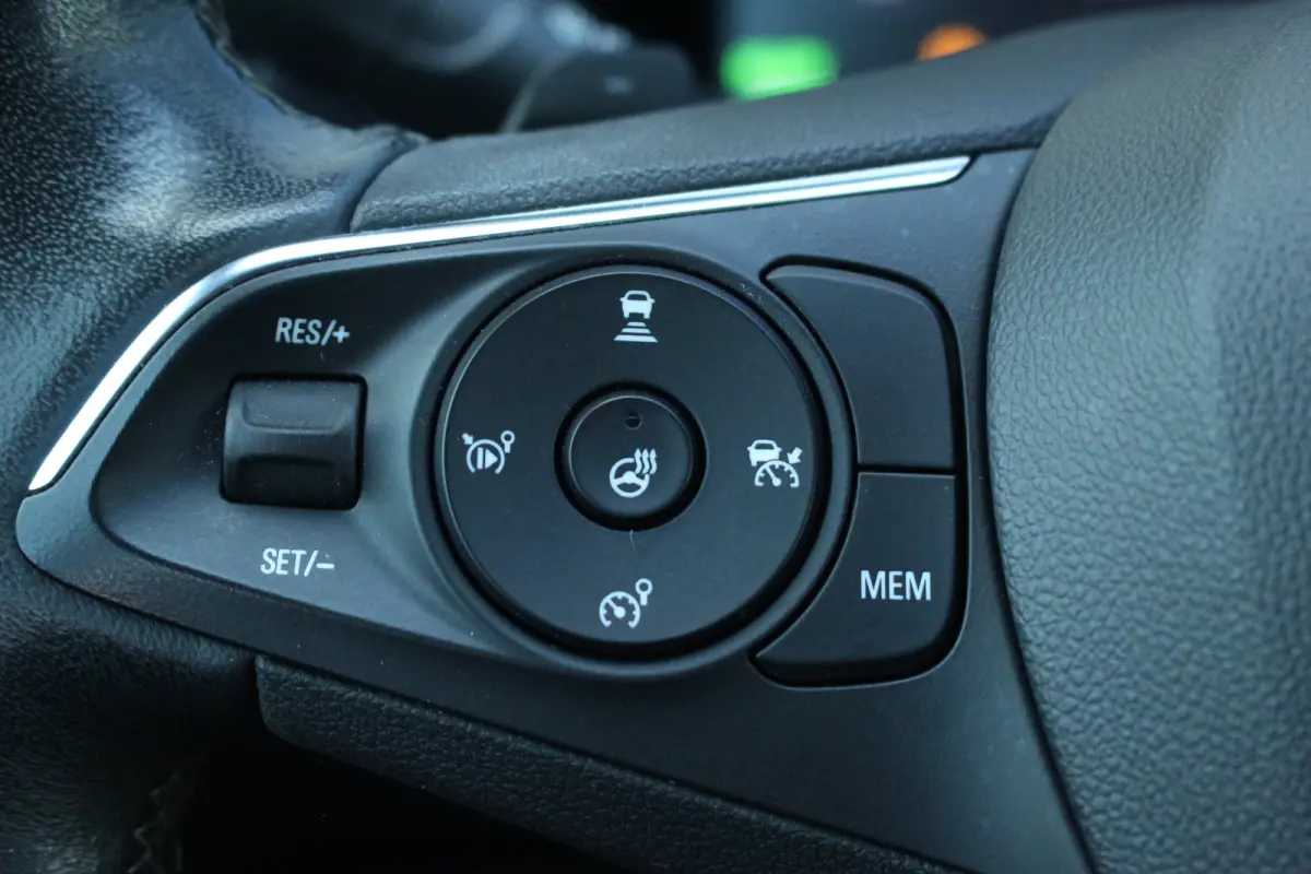 1.6 Turbo Plug-In Hybrid Ultimate | Trekh. | Elek. Achterklep | Adaptive Cruise | Stoel & Stuur Verw. | Camera | Dodehoek | Alcantara | | Trekh. | Elek. Achterklep | Adaptive Cruise | Stoel 