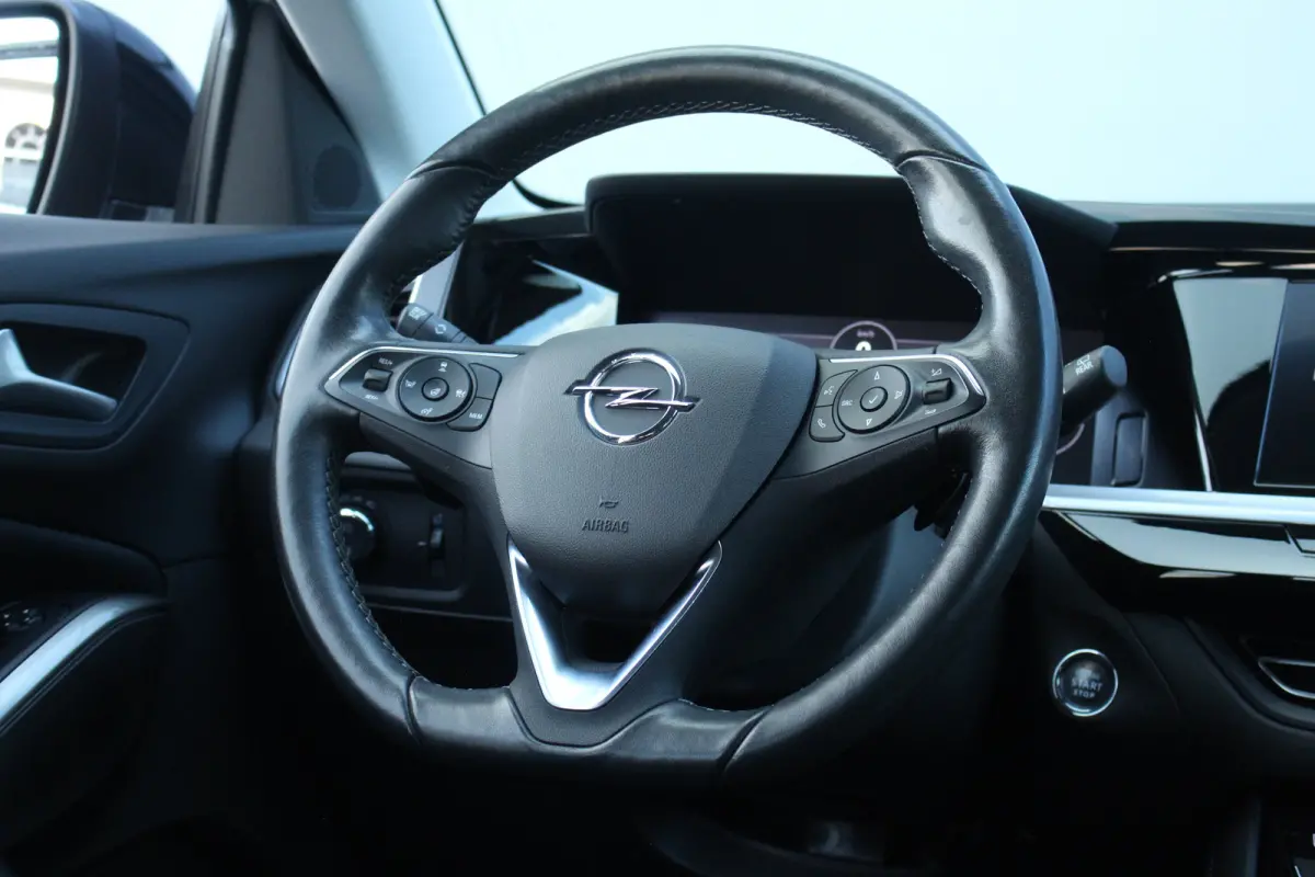 1.6 Turbo Plug-In Hybrid Ultimate | Trekh. | Elek. Achterklep | Adaptive Cruise | Stoel & Stuur Verw. | Camera | Dodehoek | Alcantara | | Trekh. | Elek. Achterklep | Adaptive Cruise | Stoel 