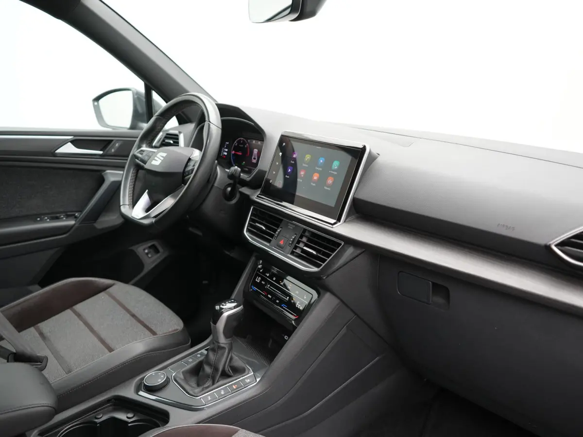 1.4 TSI e-Hybrid Xcellence PHEV 245pk Dealer O.H. | Trekhaak Af Fabriek | Adaptive Cruise | Camera | Keyless | Sportstoelen Verwarmd | Apple Carplay | Virtual | Navigatie | DAB | 19"L.M | Pl