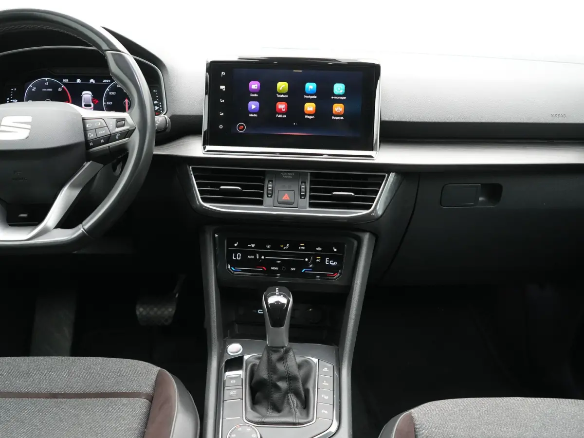 1.4 TSI e-Hybrid Xcellence PHEV 245pk Dealer O.H. | Trekhaak Af Fabriek | Adaptive Cruise | Camera | Keyless | Sportstoelen Verwarmd | Apple Carplay | Virtual | Navigatie | DAB | 19"L.M | Pl