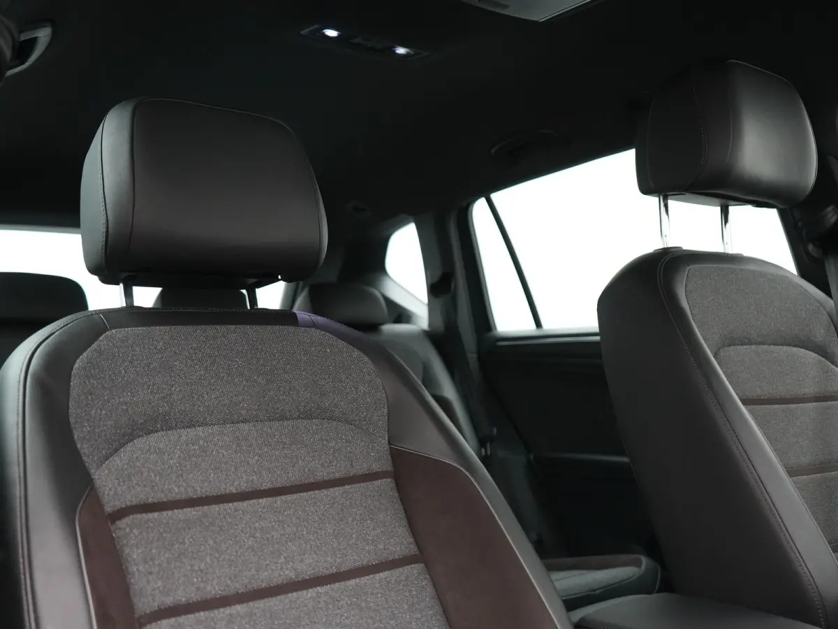 1.4 TSI e-Hybrid Xcellence PHEV 245pk Dealer O.H. | Trekhaak Af Fabriek | Adaptive Cruise | Camera | Keyless | Sportstoelen Verwarmd | Apple Carplay | Virtual | Navigatie | DAB | 19"L.M | Pl