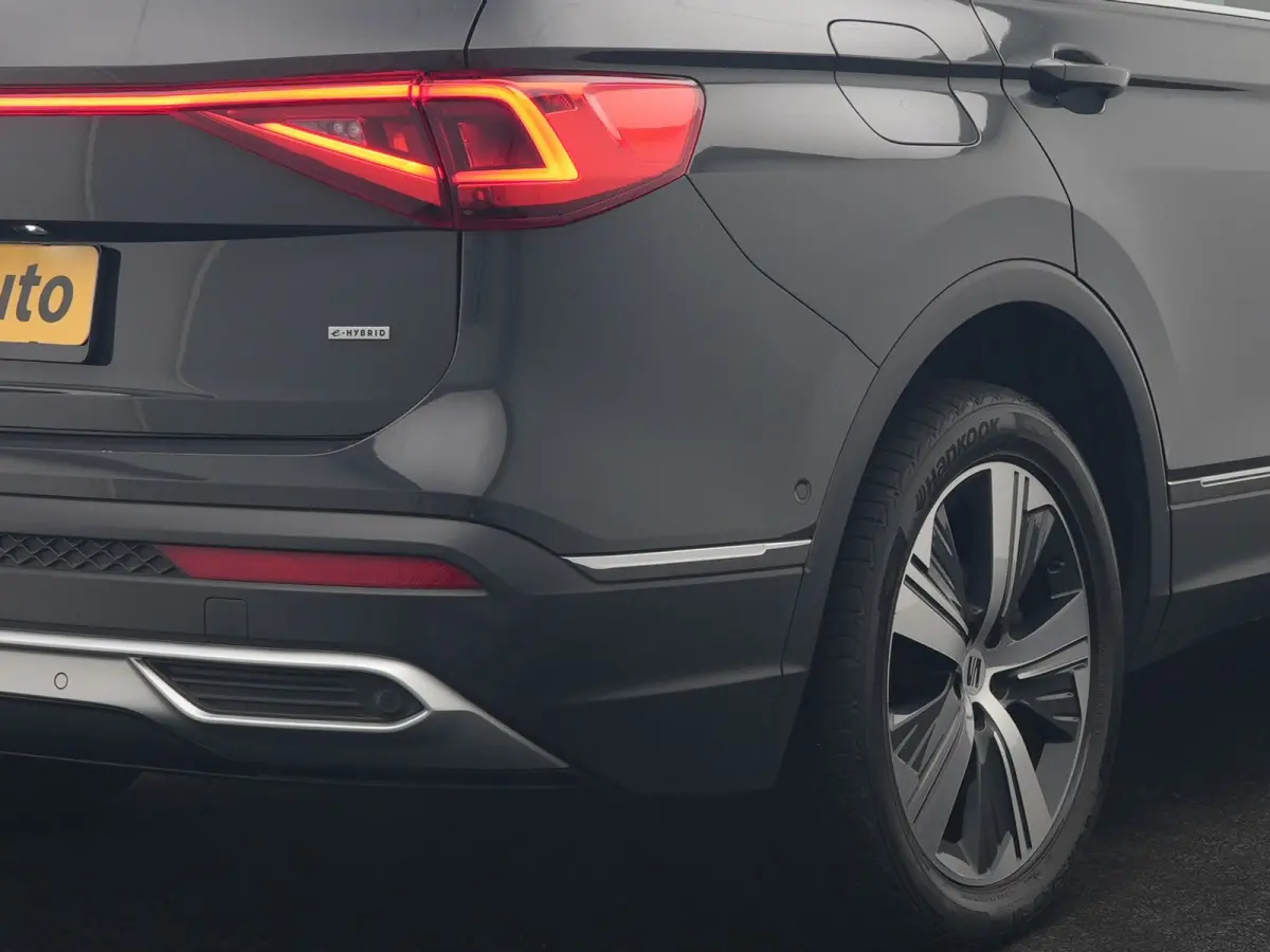 1.4 TSI e-Hybrid Xcellence PHEV 245pk Dealer O.H. | Trekhaak Af Fabriek | Adaptive Cruise | Camera | Keyless | Sportstoelen Verwarmd | Apple Carplay | Virtual | Navigatie | DAB | 19"L.M | Pl