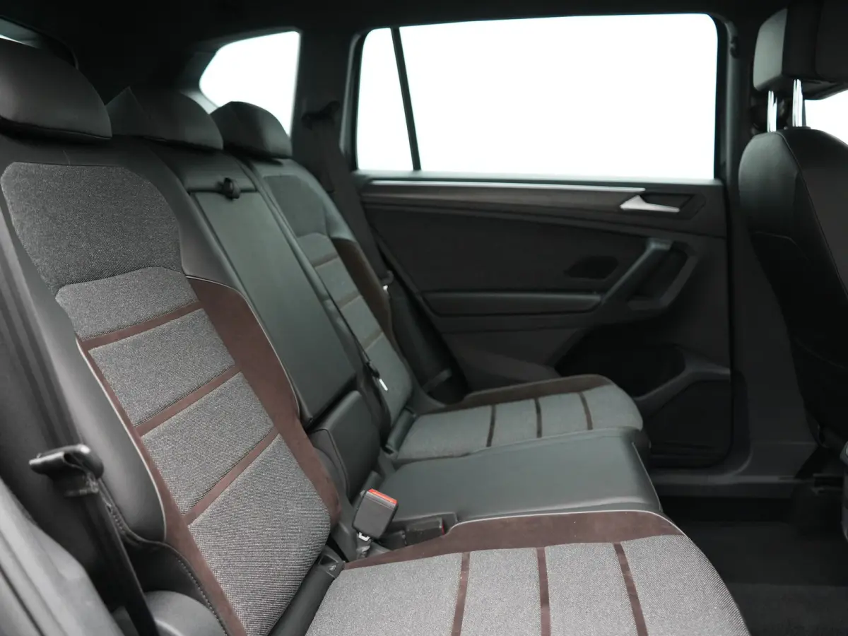 1.4 TSI e-Hybrid Xcellence PHEV 245pk Dealer O.H. | Trekhaak Af Fabriek | Adaptive Cruise | Camera | Keyless | Sportstoelen Verwarmd | Apple Carplay | Virtual | Navigatie | DAB | 19"L.M | Pl