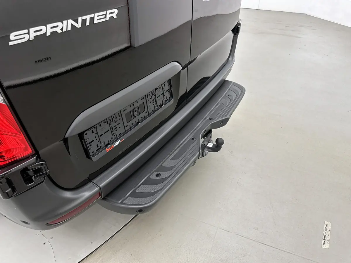 317 CDI L2H2 Pro Navigatie Parkeerpakket Stoelverwarming Betimmering Trekhaak 24 maanden Mercedes Certified garantie
