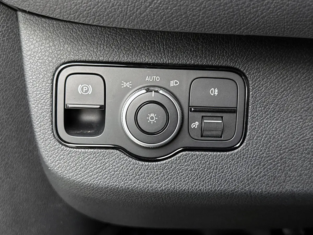 317 CDI L2H2 Pro Navigatie Parkeerpakket Stoelverwarming Betimmering Trekhaak 24 maanden Mercedes Certified garantie