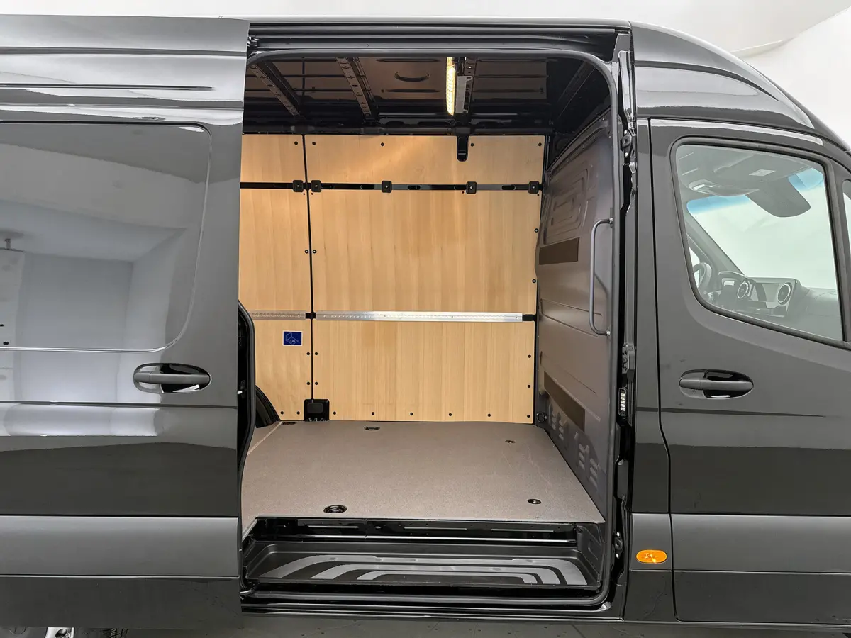 317 CDI L2H2 Pro Navigatie Parkeerpakket Stoelverwarming Betimmering Trekhaak 24 maanden Mercedes Certified garantie