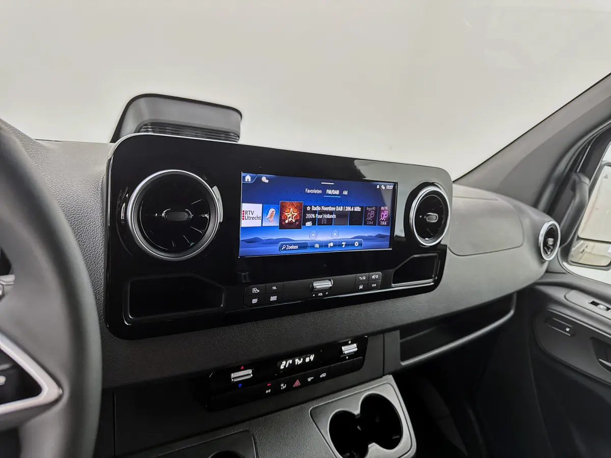 317 CDI L2H2 Pro Navigatie Parkeerpakket Stoelverwarming Betimmering Trekhaak 24 maanden Mercedes Certified garantie
