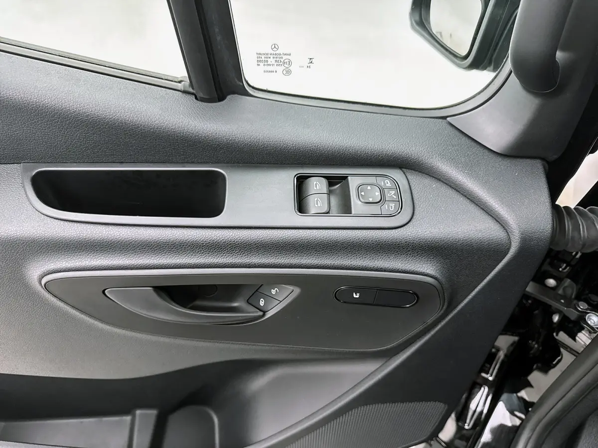 317 CDI L2H2 Pro Navigatie Parkeerpakket Stoelverwarming Betimmering Trekhaak 24 maanden Mercedes Certified garantie