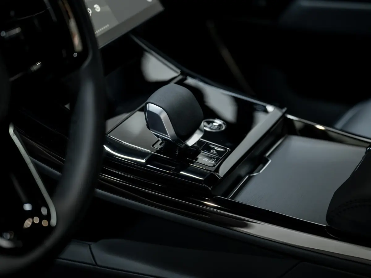 3.0 P550e Autobiography PHEV | Koelbox | Massage | Trekhaak | Achterasbest. | Pano |