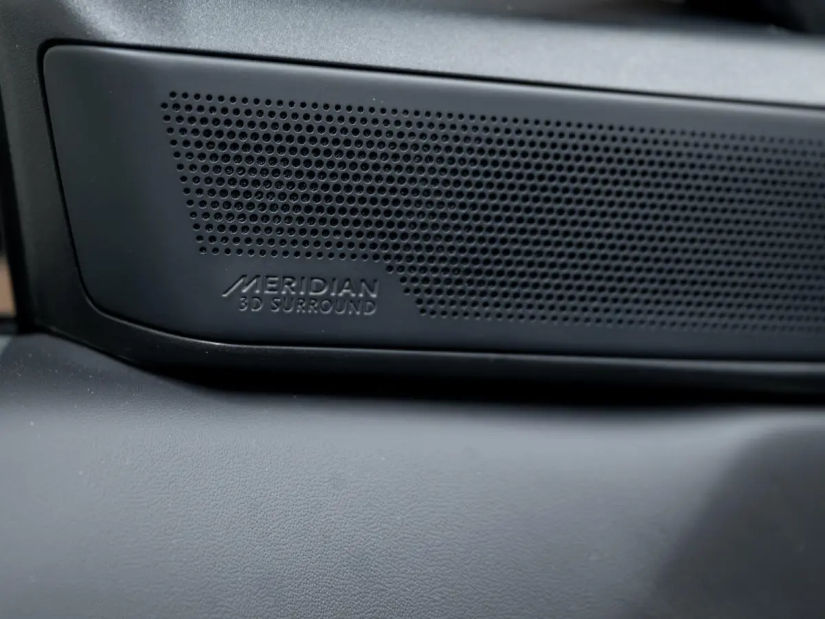 3.0 P550e Autobiography PHEV | Koelbox | Massage | Trekhaak | Achterasbest. | Pano |