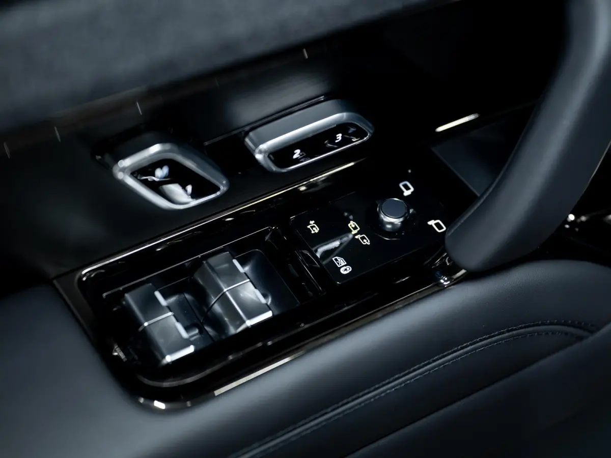 3.0 P550e Autobiography PHEV | Koelbox | Massage | Trekhaak | Achterasbest. | Pano |