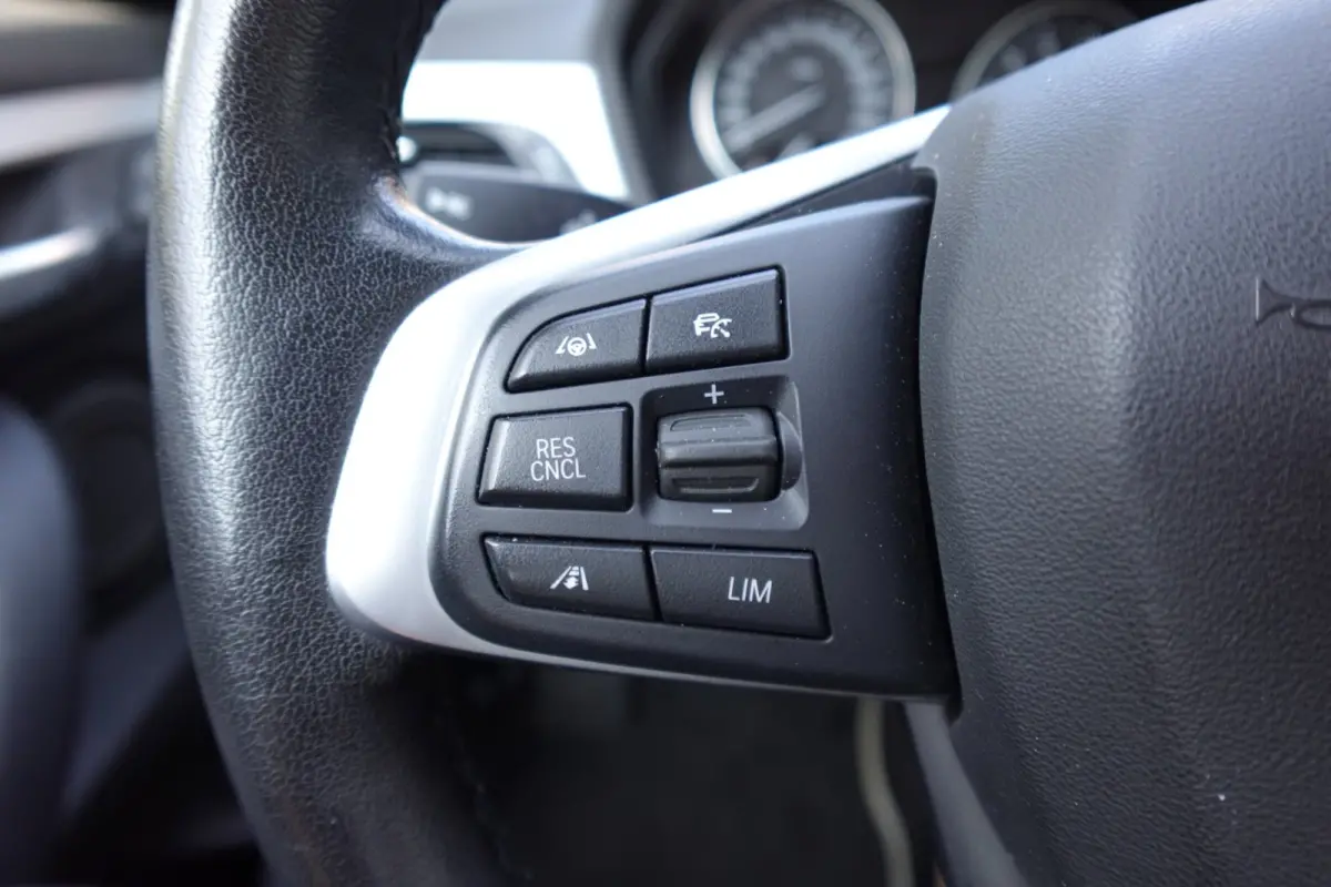 BMW X1 sDrive20i High Executive PANO NAVI LEDER VOL