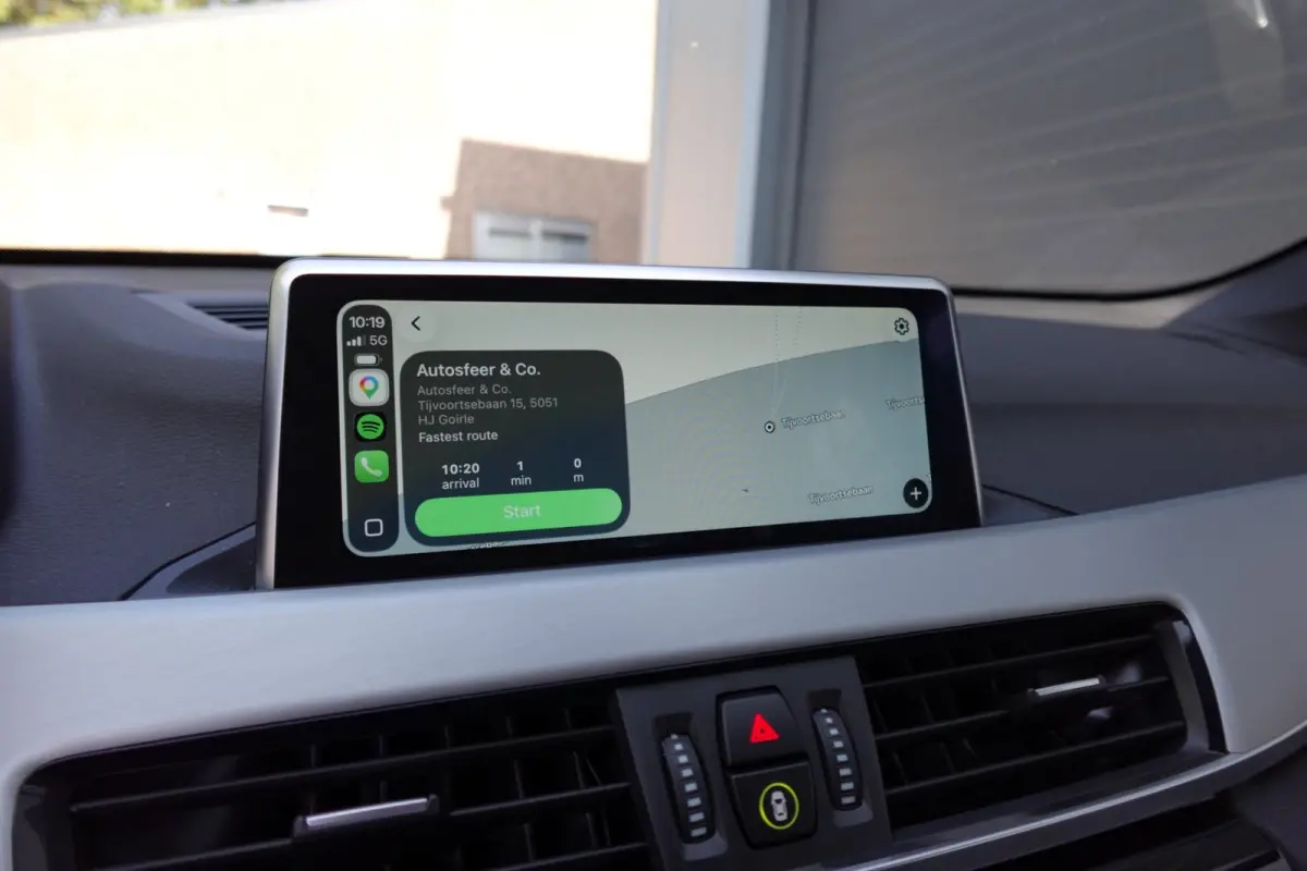 BMW X1 sDrive20i High Executive PANO NAVI LEDER VOL
