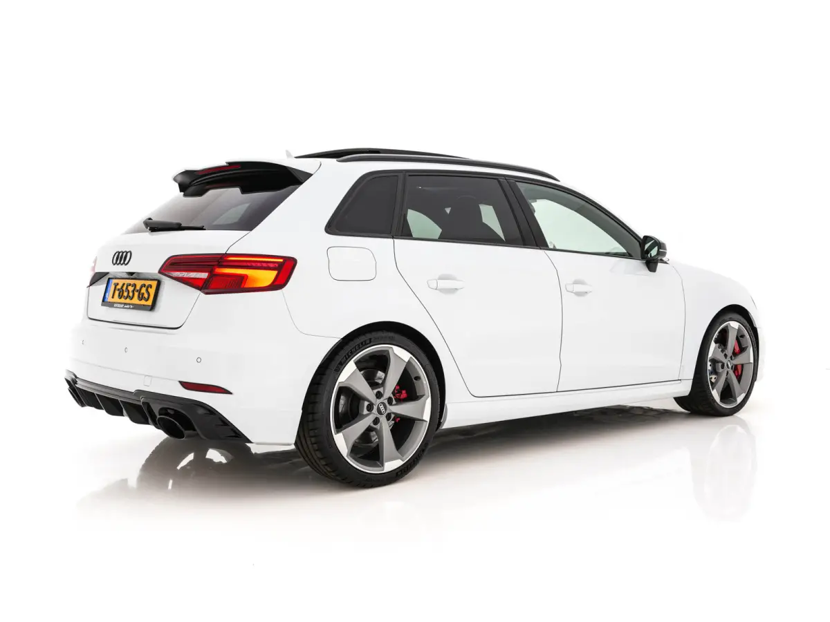 2.5 TFSI Quattro *RS-SEATS | PANO | ADAPTIVE-CRUISE | NAPPA-LEATHER | BANG&OLUFSEN | CAMERA | KEYLESS | BLINDSPOT | NAVI-FULLMAP | DIGI-COCKPIT | PRIVACY-GLASS | SHIFTPADDLES | CARBON-INLAY 