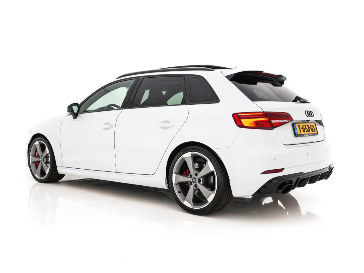 2.5 TFSI Quattro *RS-SEATS | PANO | ADAPTIVE-CRUISE | NAPPA-LEATHER | BANG&OLUFSEN | CAMERA | KEYLESS | BLINDSPOT | NAVI-FULLMAP | DIGI-COCKPIT | PRIVACY-GLASS | SHIFTPADDLES | CARBON-INLAY 