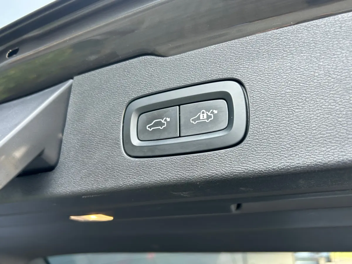 2.0 B3 Inscription | Pilot Assist | Trekhaak | Leder | Camera |