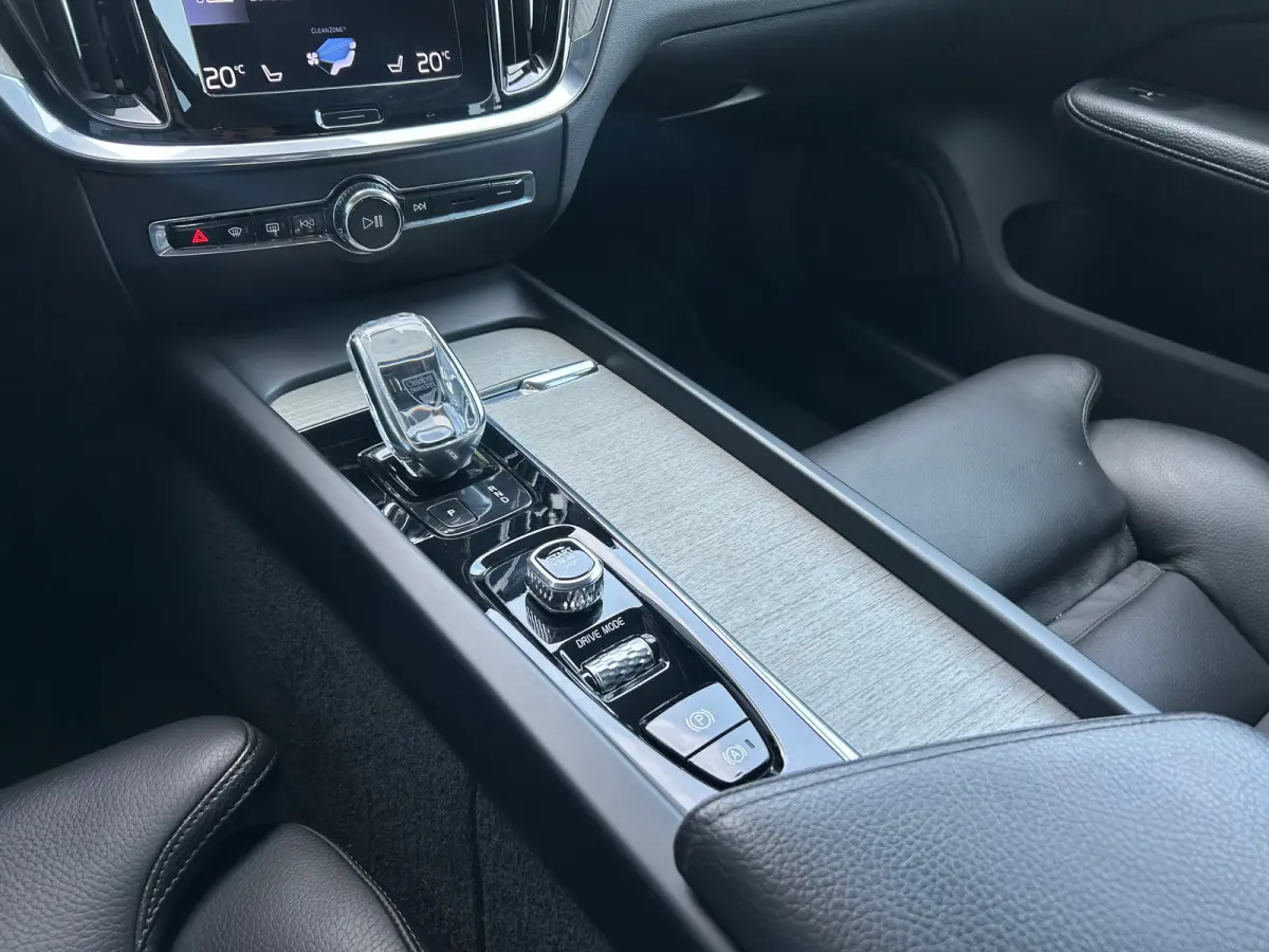 2.0 B3 Inscription | Pilot Assist | Trekhaak | Leder | Camera |