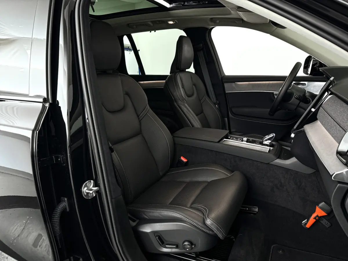 T8 Plug-in hybrid AWD Ultra Dark | Panoramadak | 360° camera | Bowers & Wilkins | Luchtvering | Head-up display | Stoelventilatie | Trekhaak
