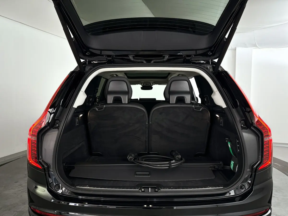 T8 Plug-in hybrid AWD Ultra Dark | Panoramadak | 360° camera | Bowers & Wilkins | Luchtvering | Head-up display | Stoelventilatie | Trekhaak