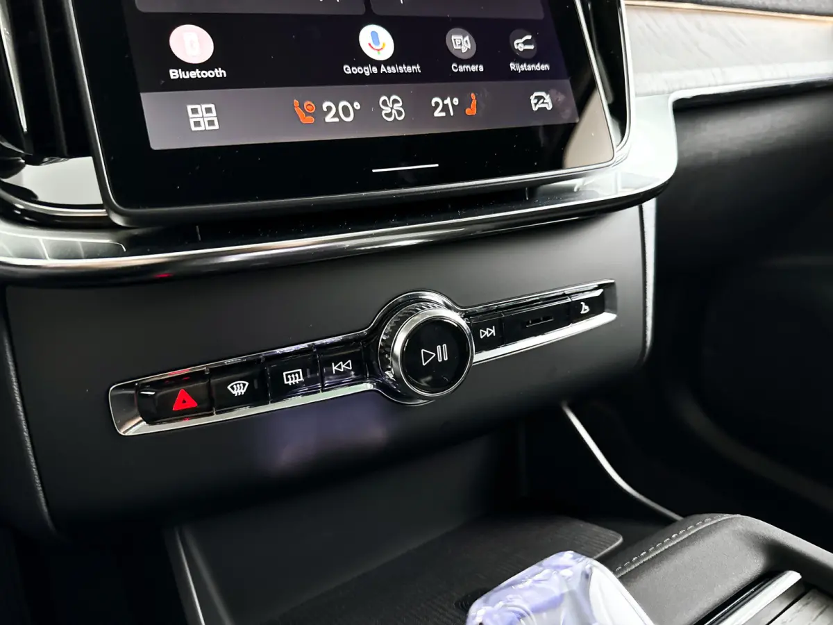 T8 Plug-in hybrid AWD Ultra Dark | Panoramadak | 360° camera | Bowers & Wilkins | Luchtvering | Head-up display | Stoelventilatie | Trekhaak