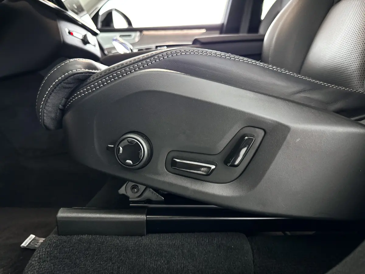 T8 Plug-in hybrid AWD Ultra Dark | Panoramadak | 360° camera | Bowers & Wilkins | Luchtvering | Head-up display | Stoelventilatie | Trekhaak