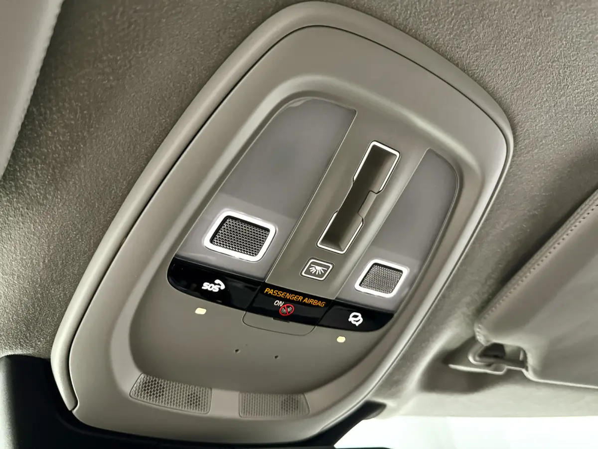 T8 Plug-in hybrid AWD Ultra Dark | Panoramadak | 360° camera | Bowers & Wilkins | Luchtvering | Head-up display | Stoelventilatie | Trekhaak