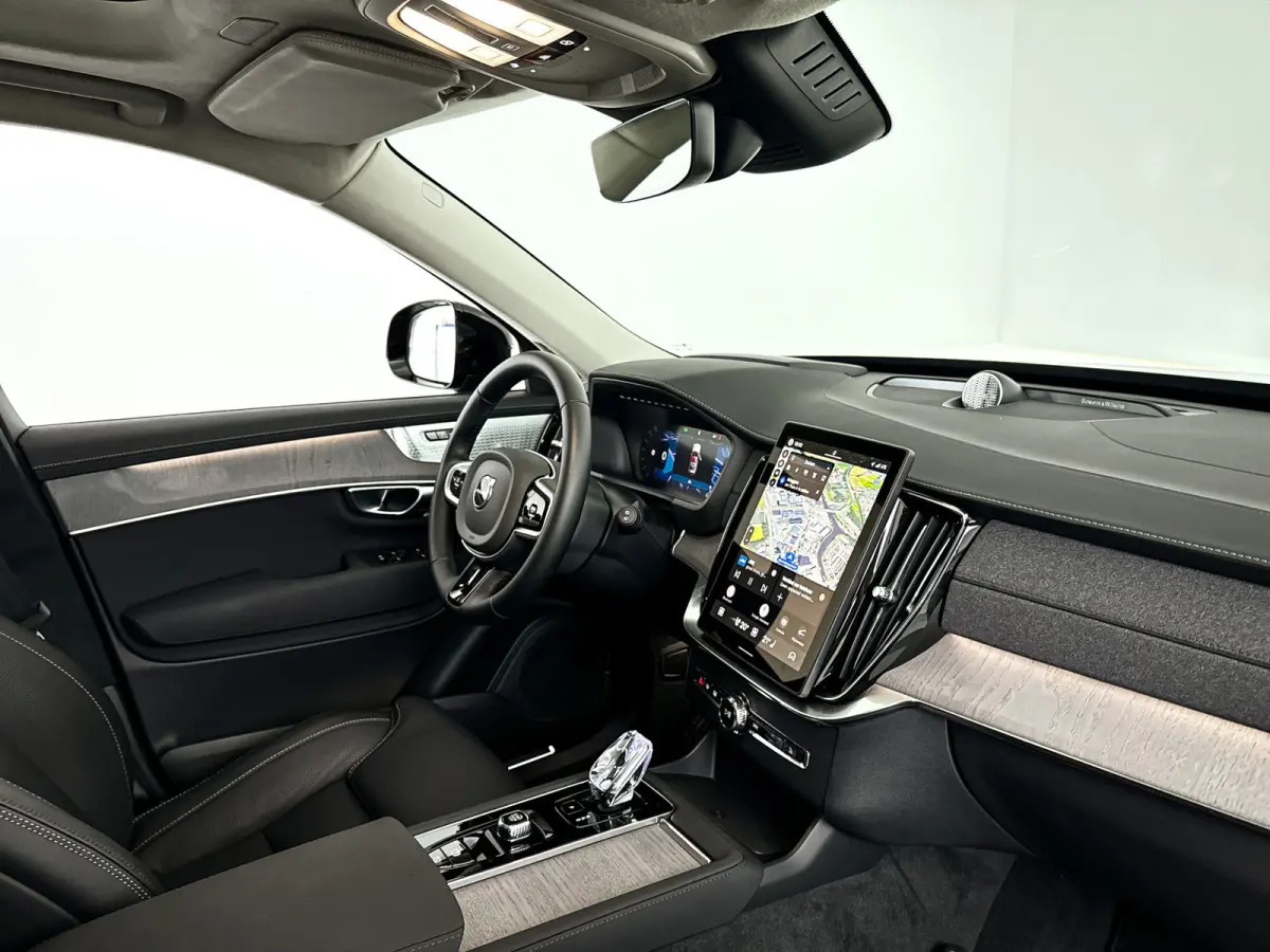 T8 Plug-in hybrid AWD Ultra Dark | Panoramadak | 360° camera | Bowers & Wilkins | Luchtvering | Head-up display | Stoelventilatie | Trekhaak