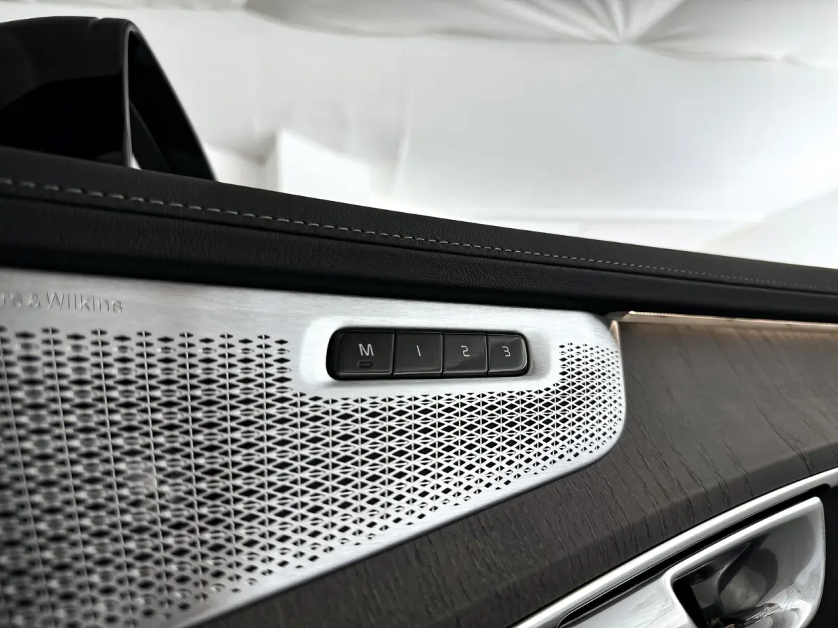 T8 Plug-in hybrid AWD Ultra Dark | Panoramadak | 360° camera | Bowers & Wilkins | Luchtvering | Head-up display | Stoelventilatie | Trekhaak