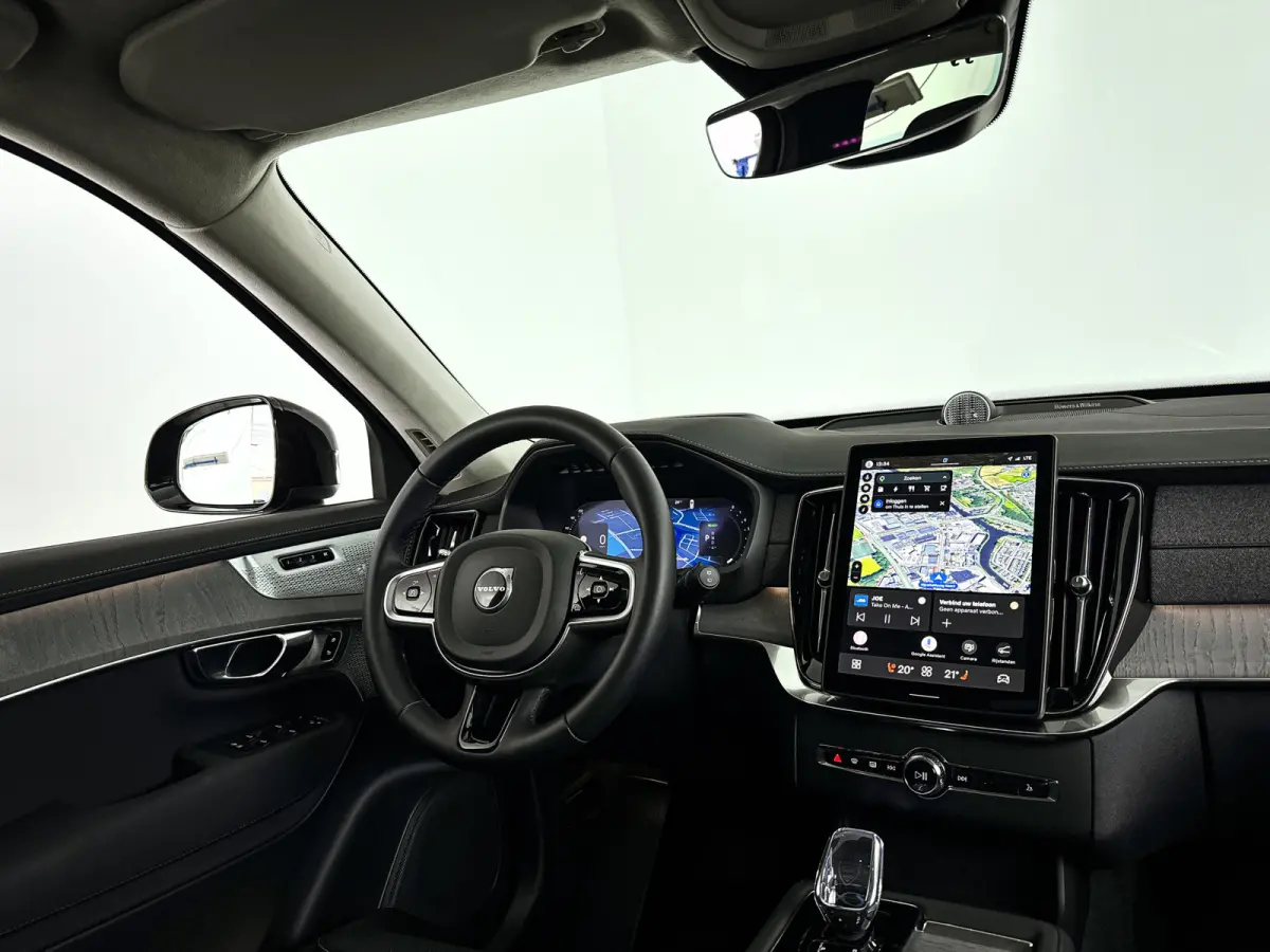T8 Plug-in hybrid AWD Ultra Dark | Panoramadak | 360° camera | Bowers & Wilkins | Luchtvering | Head-up display | Stoelventilatie | Trekhaak