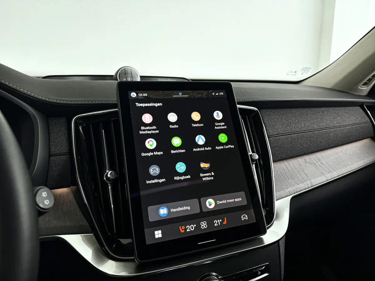 T8 Plug-in hybrid AWD Ultra Dark | Panoramadak | 360° camera | Bowers & Wilkins | Luchtvering | Head-up display | Stoelventilatie | Trekhaak