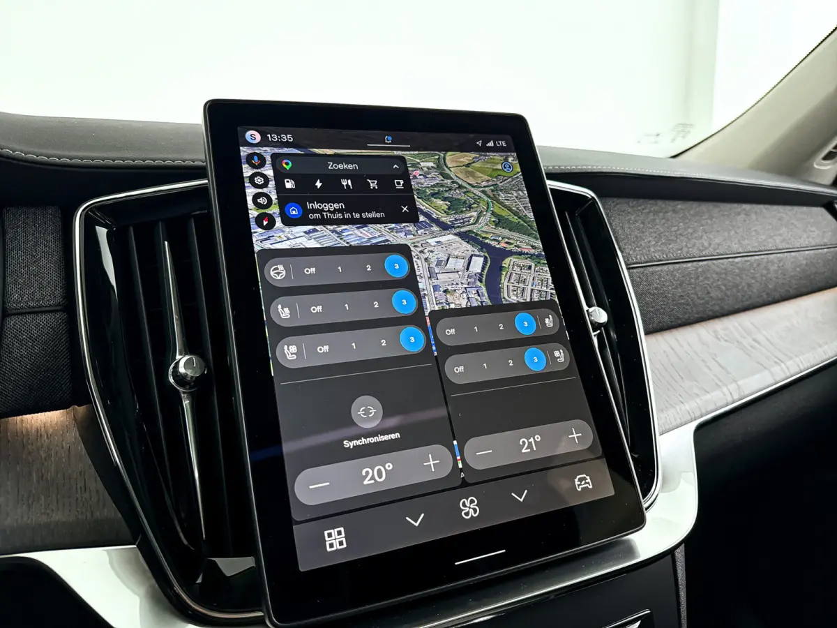 T8 Plug-in hybrid AWD Ultra Dark | Panoramadak | 360° camera | Bowers & Wilkins | Luchtvering | Head-up display | Stoelventilatie | Trekhaak