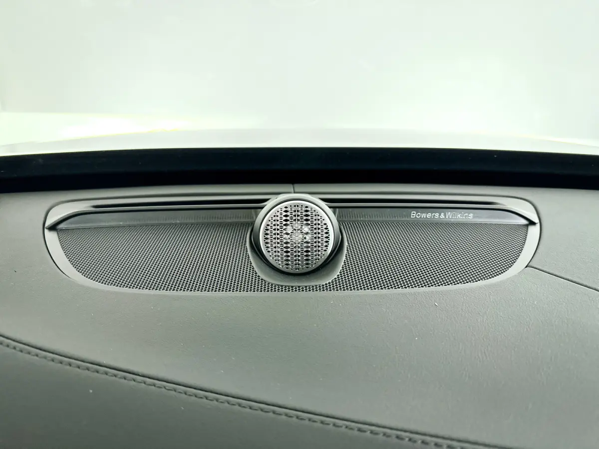 T8 Plug-in hybrid AWD Ultra Dark | Panoramadak | 360° camera | Bowers & Wilkins | Luchtvering | Head-up display | Stoelventilatie | Trekhaak