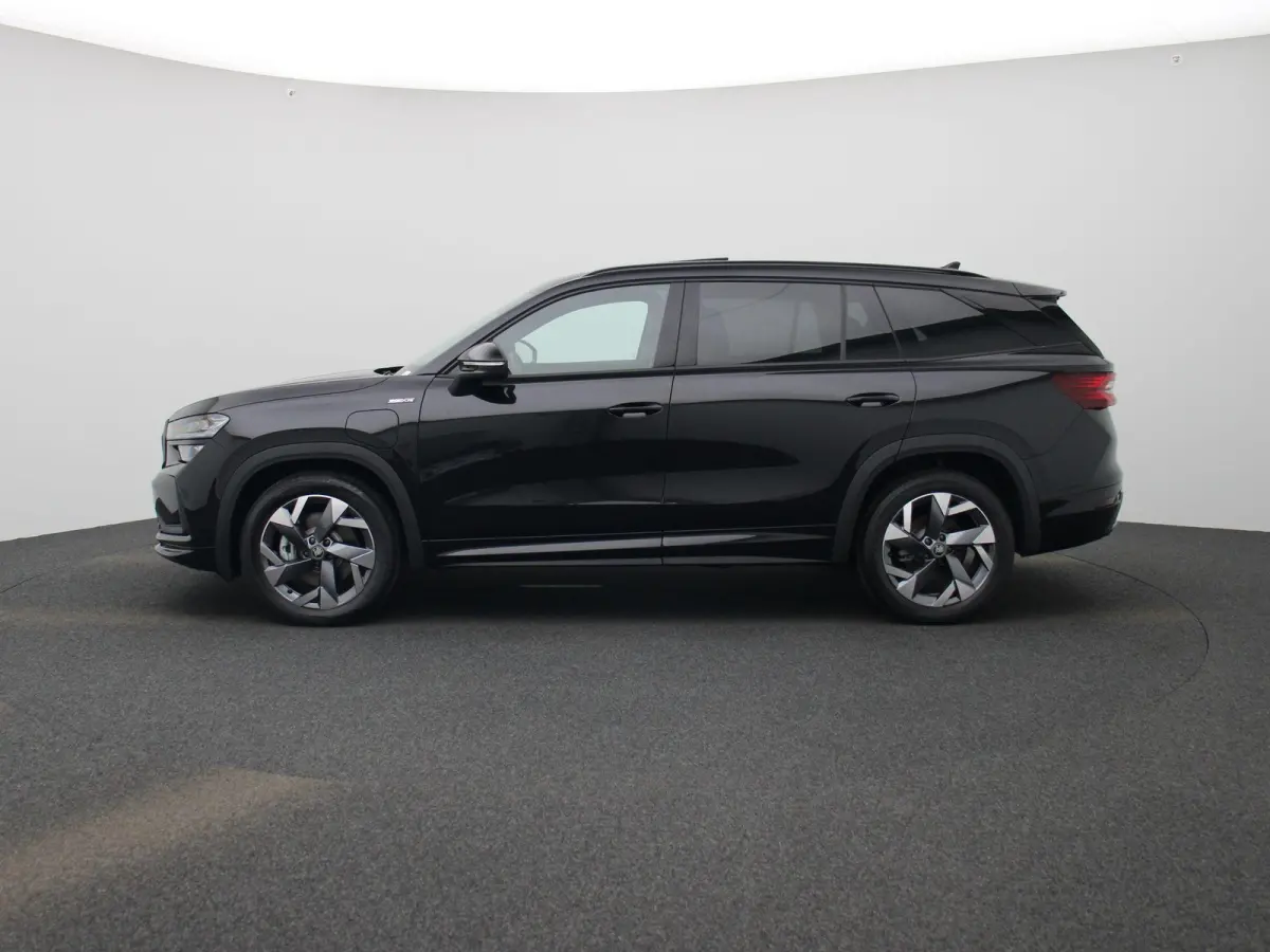 1.5 TSI PHEV Sportline Business 204PK | Automaat | Matrix LED Koplampen | Panoramisch schuif/kanteldak | Navigatie | Apple Carplay/Android Auto | Keyless Entry | Achteruitrijcamera | Climate