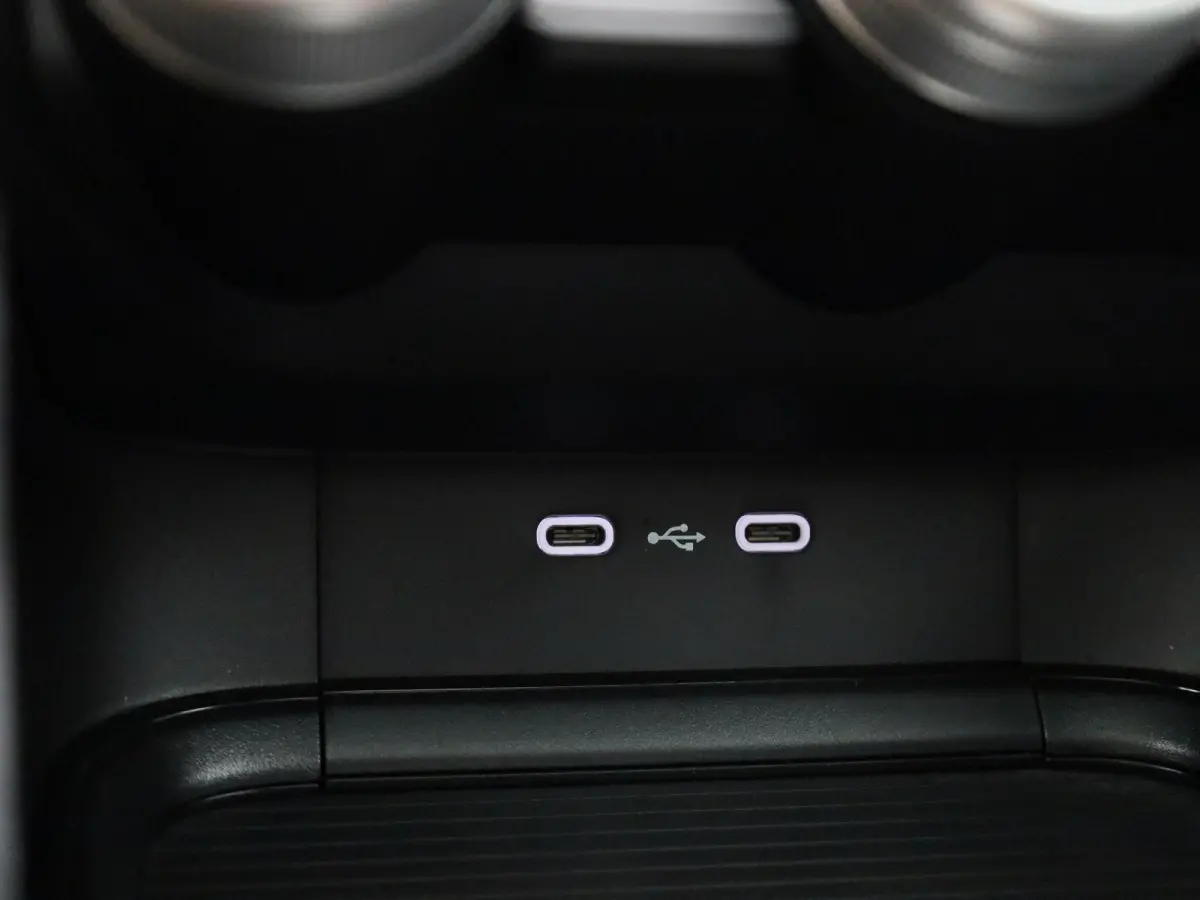 1.5 TSI PHEV Sportline Business 204PK | Automaat | Matrix LED Koplampen | Panoramisch schuif/kanteldak | Navigatie | Apple Carplay/Android Auto | Keyless Entry | Achteruitrijcamera | Climate