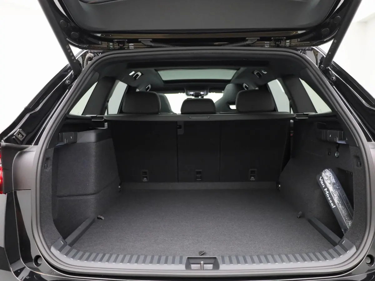 1.5 TSI PHEV Sportline Business 204PK | Automaat | Matrix LED Koplampen | Panoramisch schuif/kanteldak | Navigatie | Apple Carplay/Android Auto | Keyless Entry | Achteruitrijcamera | Climate