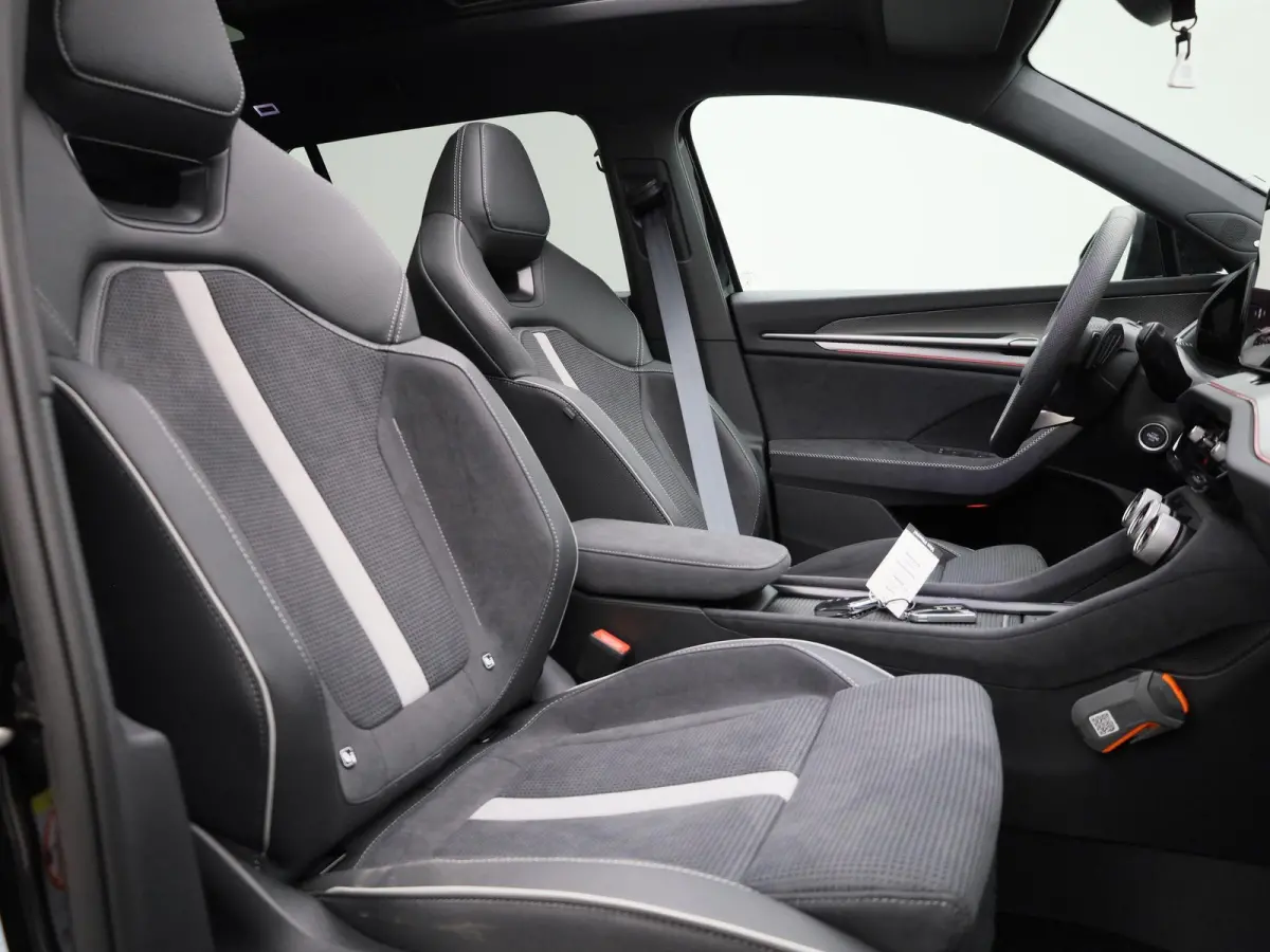 1.5 TSI PHEV Sportline Business 204PK | Automaat | Matrix LED Koplampen | Panoramisch schuif/kanteldak | Navigatie | Apple Carplay/Android Auto | Keyless Entry | Achteruitrijcamera | Climate