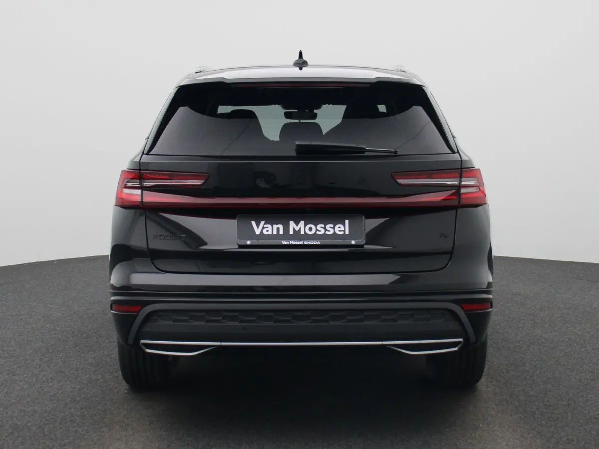 1.5 TSI PHEV Sportline Business 204PK | Automaat | Matrix LED Koplampen | Panoramisch schuif/kanteldak | Navigatie | Apple Carplay/Android Auto | Keyless Entry | Achteruitrijcamera | Climate