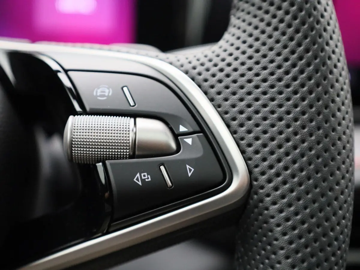 1.5 TSI PHEV Sportline Business 204PK | Automaat | Matrix LED Koplampen | Panoramisch schuif/kanteldak | Navigatie | Apple Carplay/Android Auto | Keyless Entry | Achteruitrijcamera | Climate