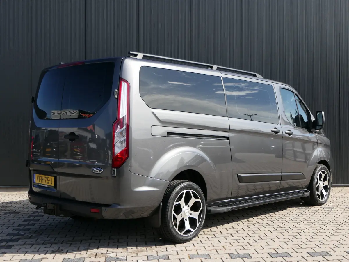320 2.0 TDCI L2H1 Trend Sport DC Automaat | Dubbele Cabine | 5-Persoons | Navigatie | Trekhaak | Stoelverwarming | CarPlay/Android Auto | Lichtmetalen Velgen