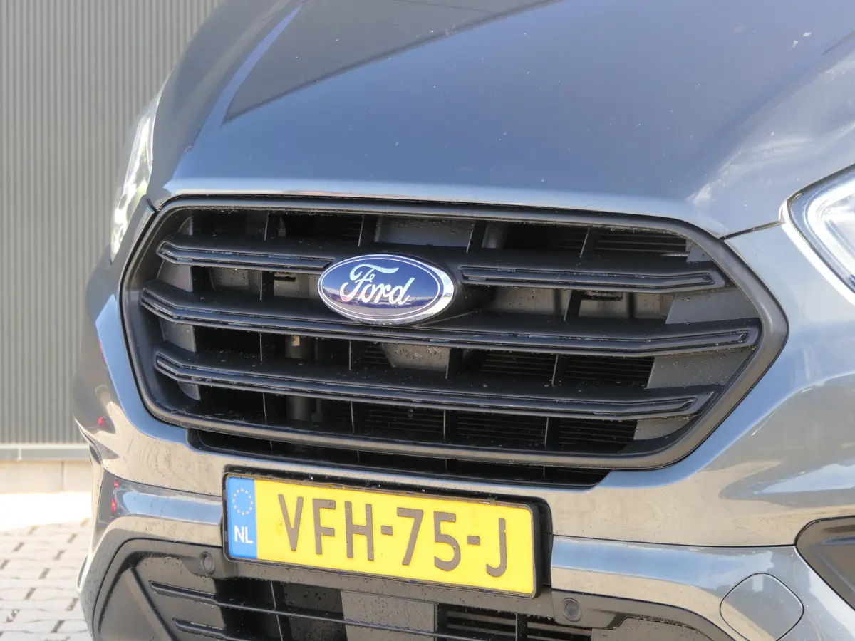 320 2.0 TDCI L2H1 Trend Sport DC Automaat | Dubbele Cabine | 5-Persoons | Navigatie | Trekhaak | Stoelverwarming | CarPlay/Android Auto | Lichtmetalen Velgen
