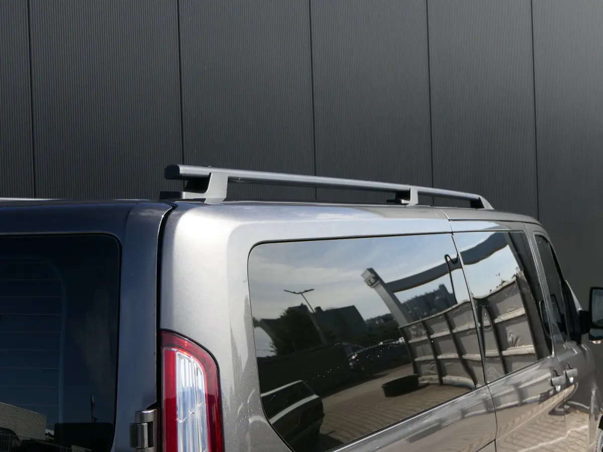 320 2.0 TDCI L2H1 Trend Sport DC Automaat | Dubbele Cabine | 5-Persoons | Navigatie | Trekhaak | Stoelverwarming | CarPlay/Android Auto | Lichtmetalen Velgen