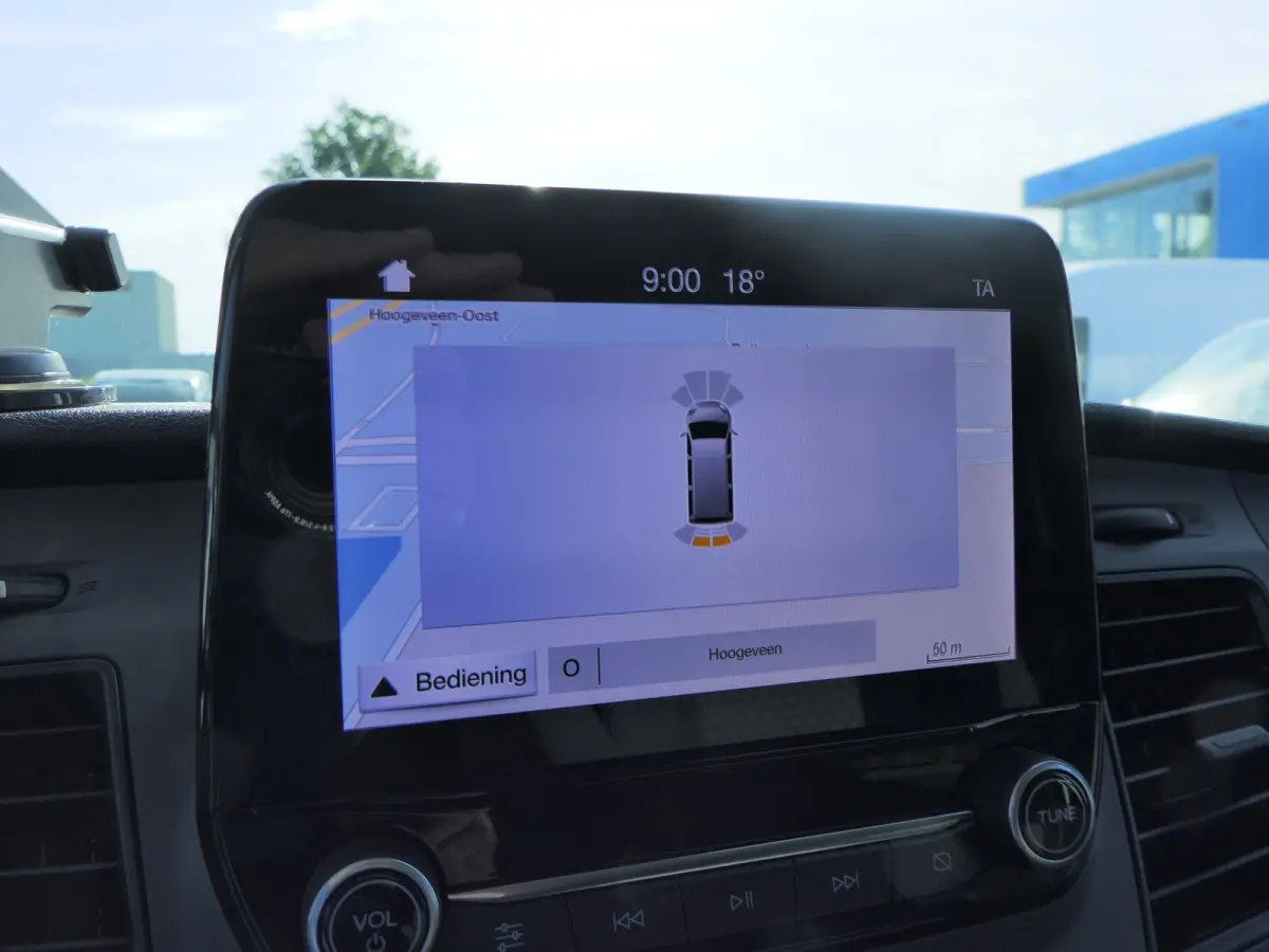 320 2.0 TDCI L2H1 Trend Sport DC Automaat | Dubbele Cabine | 5-Persoons | Navigatie | Trekhaak | Stoelverwarming | CarPlay/Android Auto | Lichtmetalen Velgen