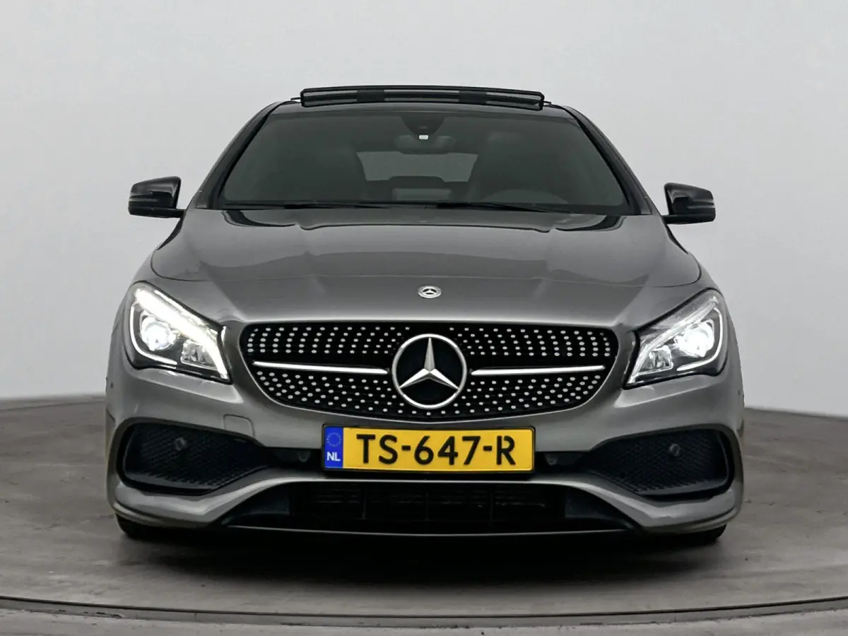 180 Business Solution AMG | PANORAMADAK | CAMERA | HALF-LEDER | STOELVERWARMING | PARKEERSENSOREN | CRUISE CONTROL |