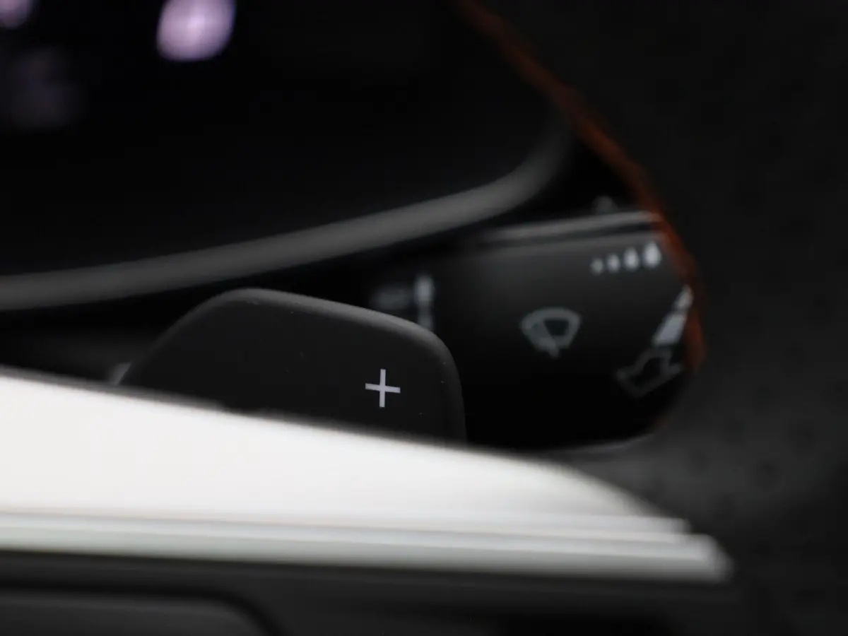 1.5 TSI e-Hybrid FR Business 204 PK | Automaat | LED Matrix Koplampen | Navigatie | Climate Control | Apple Carplay/Android Auto | Achteruitrijcamera | Adaptive Cruise Control | Parkeersenso