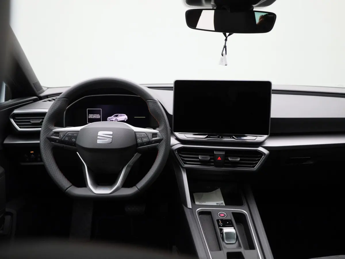 1.5 TSI e-Hybrid FR Business 204 PK | Automaat | LED Matrix Koplampen | Navigatie | Climate Control | Apple Carplay/Android Auto | Achteruitrijcamera | Adaptive Cruise Control | Parkeersenso