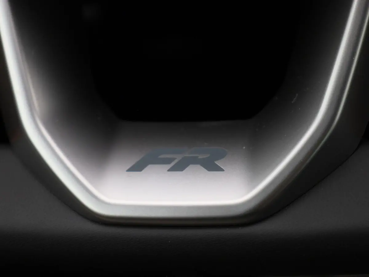 1.5 TSI e-Hybrid FR Business 204 PK | Automaat | LED Matrix Koplampen | Navigatie | Climate Control | Apple Carplay/Android Auto | Achteruitrijcamera | Adaptive Cruise Control | Parkeersenso