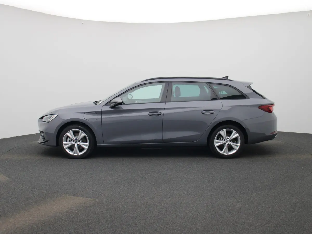 1.5 TSI e-Hybrid FR Business 204 PK | Automaat | LED Matrix Koplampen | Navigatie | Climate Control | Apple Carplay/Android Auto | Achteruitrijcamera | Adaptive Cruise Control | Parkeersenso