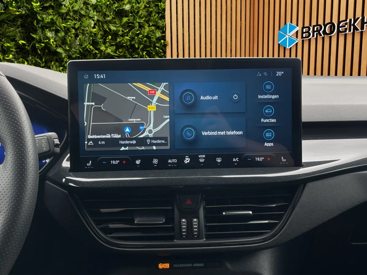1.0 EcoBoost Hybrid ST Line X Adaptieve cruise | Panoramdak | Stoel- stuurverw. | Carplay | Camera | 18" | AGR