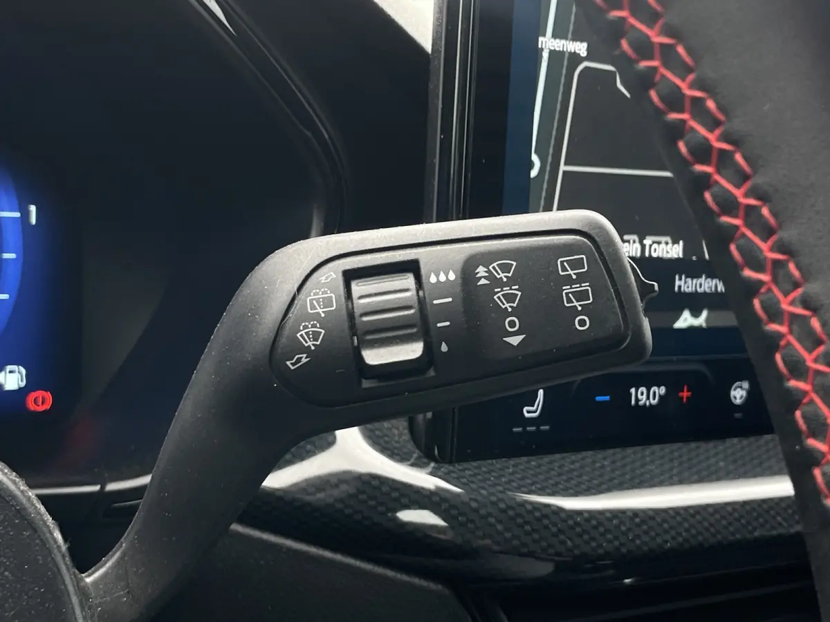 1.0 EcoBoost Hybrid ST Line X Adaptieve cruise | Panoramdak | Stoel- stuurverw. | Carplay | Camera | 18" | AGR