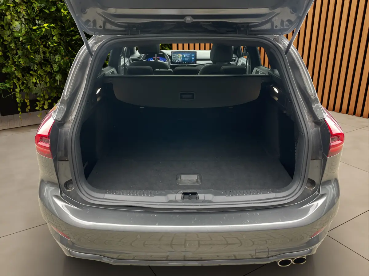 1.0 EcoBoost Hybrid ST Line X Adaptieve cruise | Panoramdak | Stoel- stuurverw. | Carplay | Camera | 18" | AGR